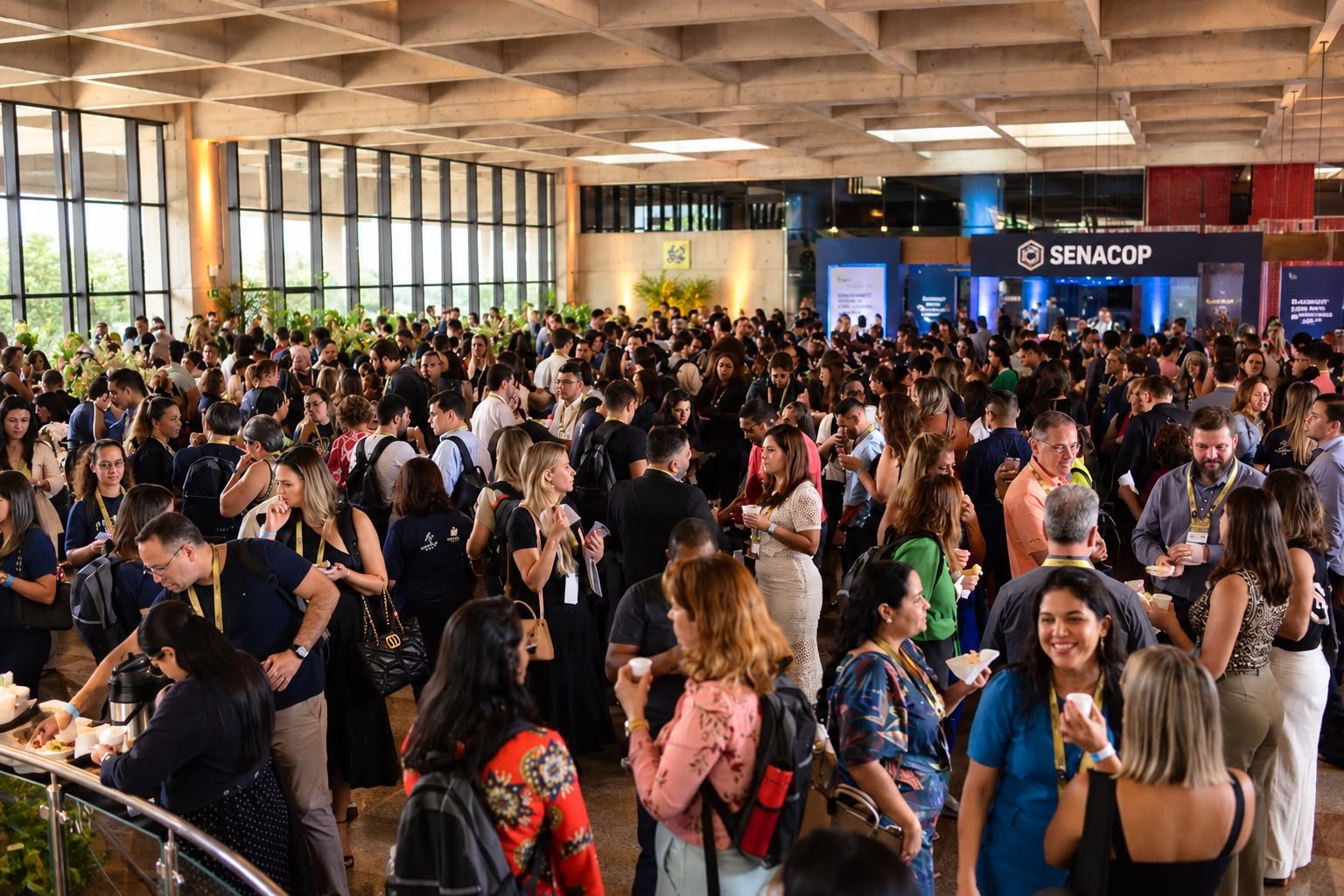 Público no salão do SENACOP em Campo Grande