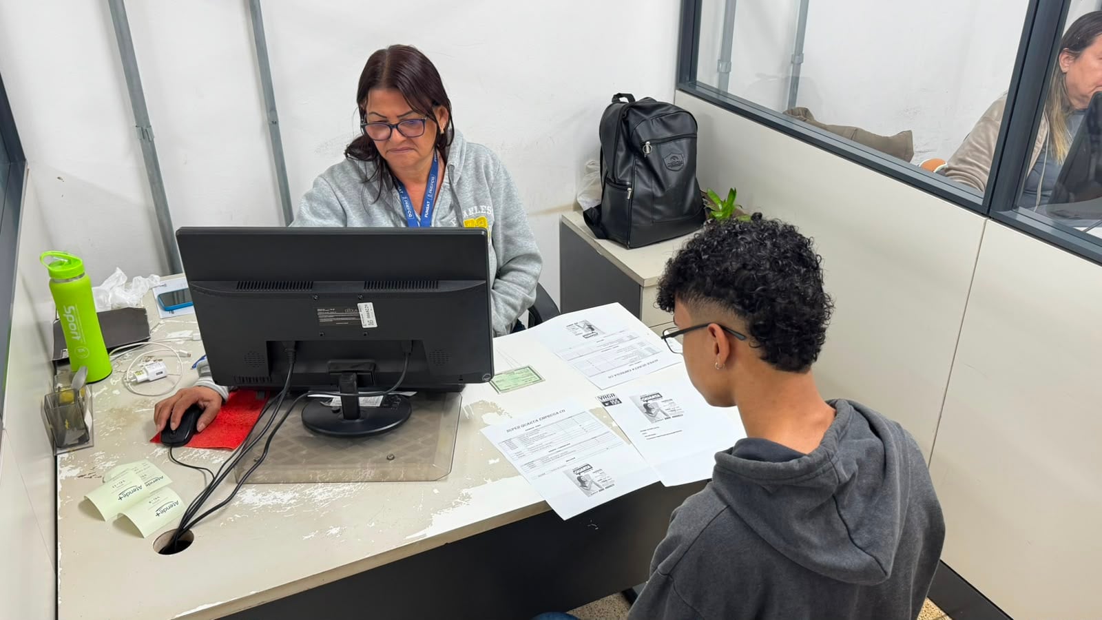 Atendimento de vagas de emprego na Funsat, em Campo Grande